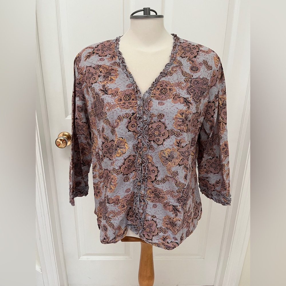 Quiz Again Chic Floral Women's Blouse in Gray and Purple size X-Large